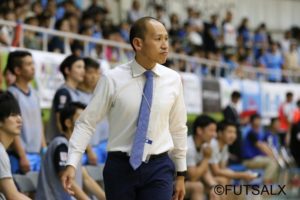 【F1】フットサルの指導論に関心の北嶋秀朗氏を横浜の渡邉GMと前田監督が直撃